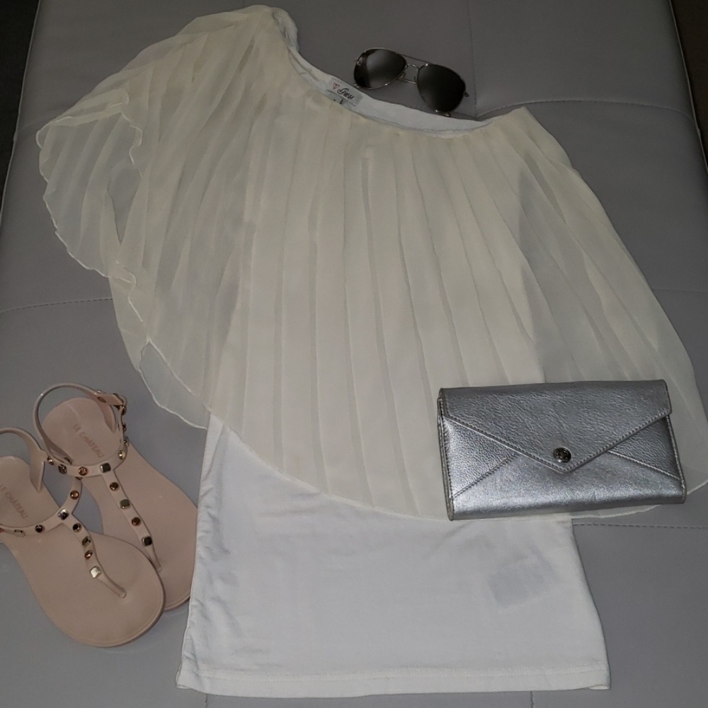 GUESS❓Bodycon Half Cape Dress